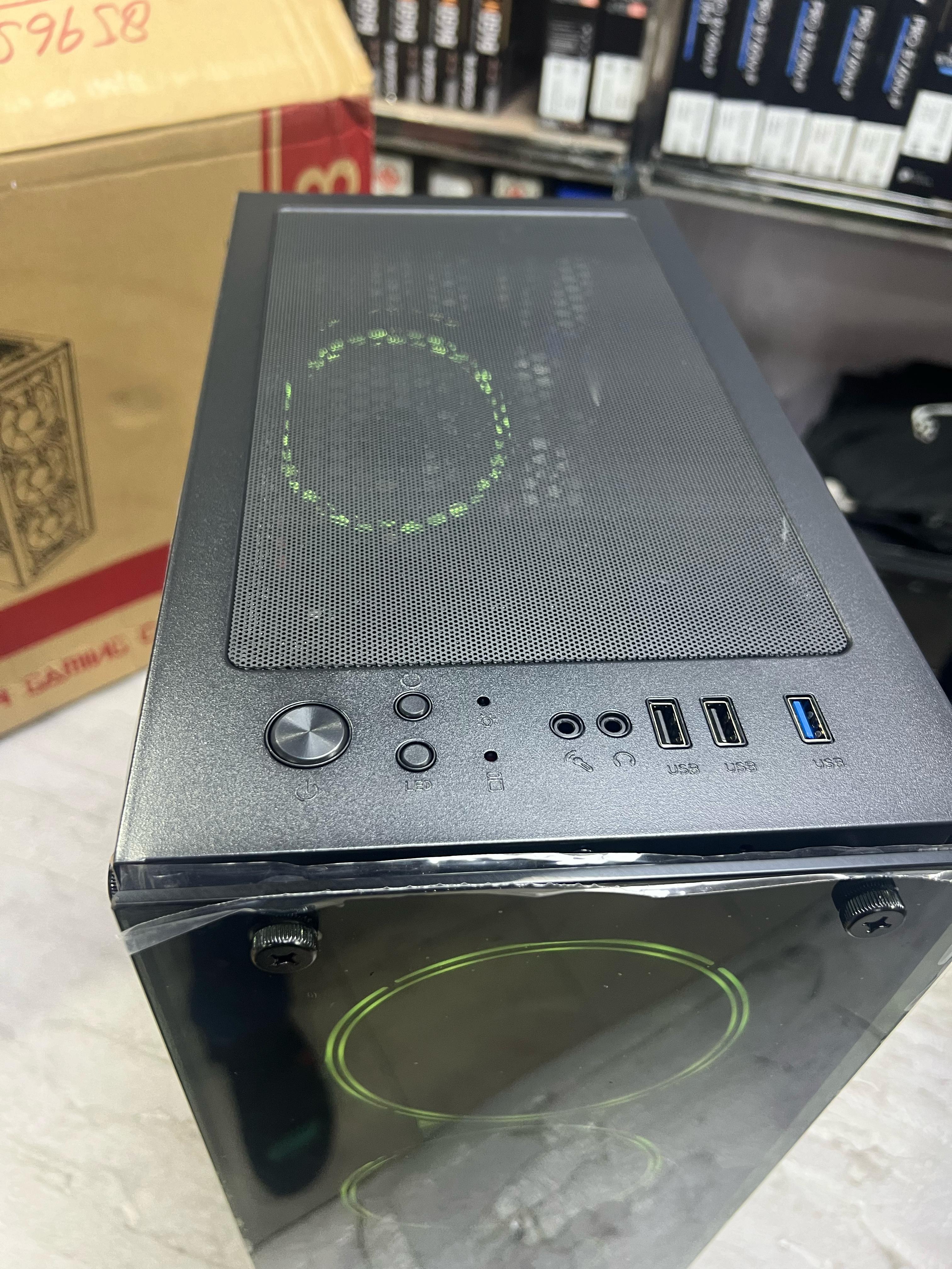 Xtech Casing F8 mid Tower black with 4 Rgb Fans Xtech Casing F8 mid Tower black with 4 Rgb Fans
